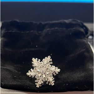 NWT Snowflake ring by Macys Fine Jewelry